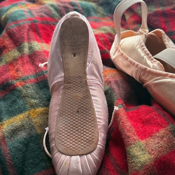 Capezio Point Shoes 2 Pair Size 4.5 US Size 7 - Picture 6 of 11